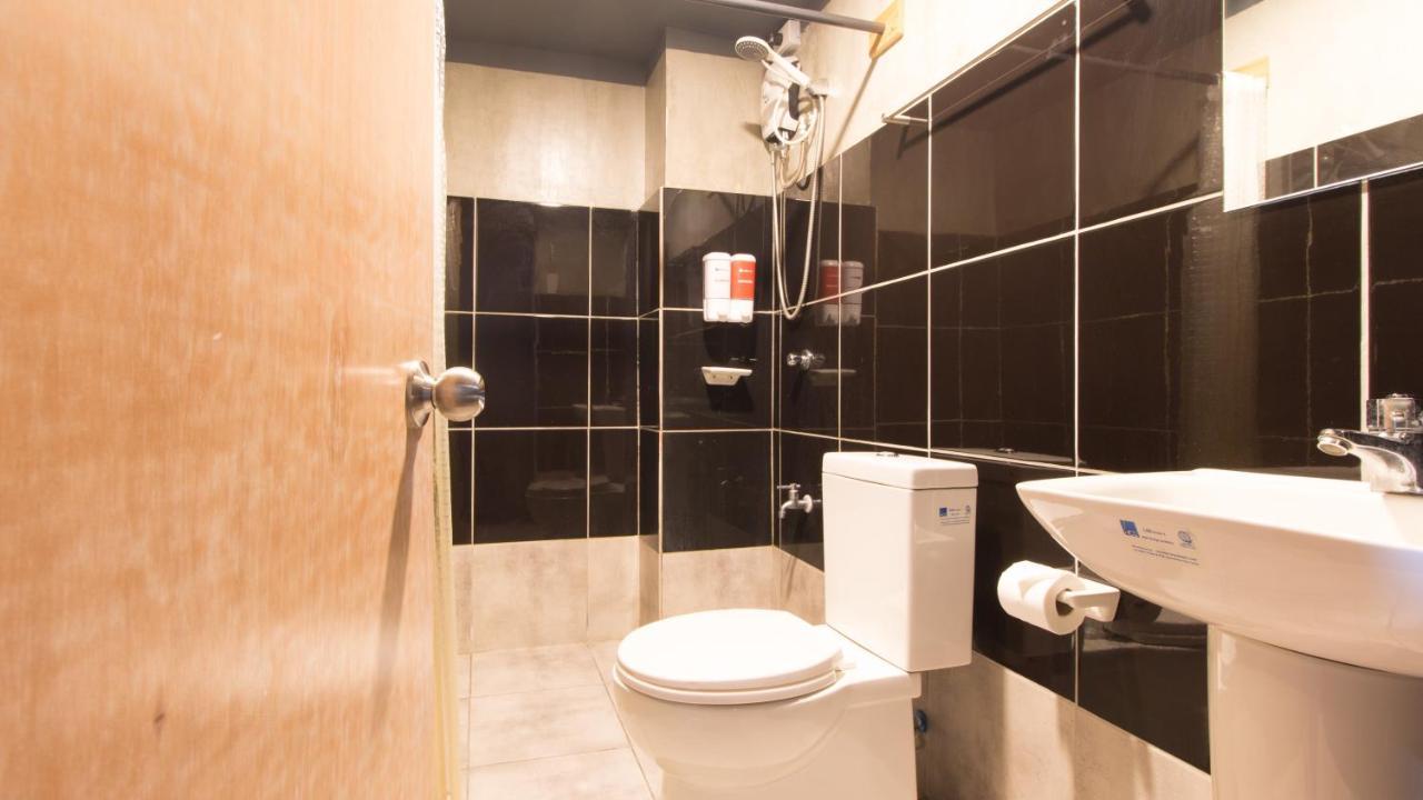 RedDoorz Plus @ Taft North Mandurriao Iloilo Zewnętrze zdjęcie